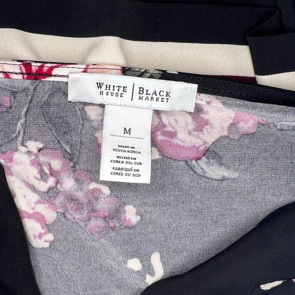 White House Black Market Black W/ Merlot Flowers 3/4 Sleeve V-Neck Tunic - Picture 3 of 3